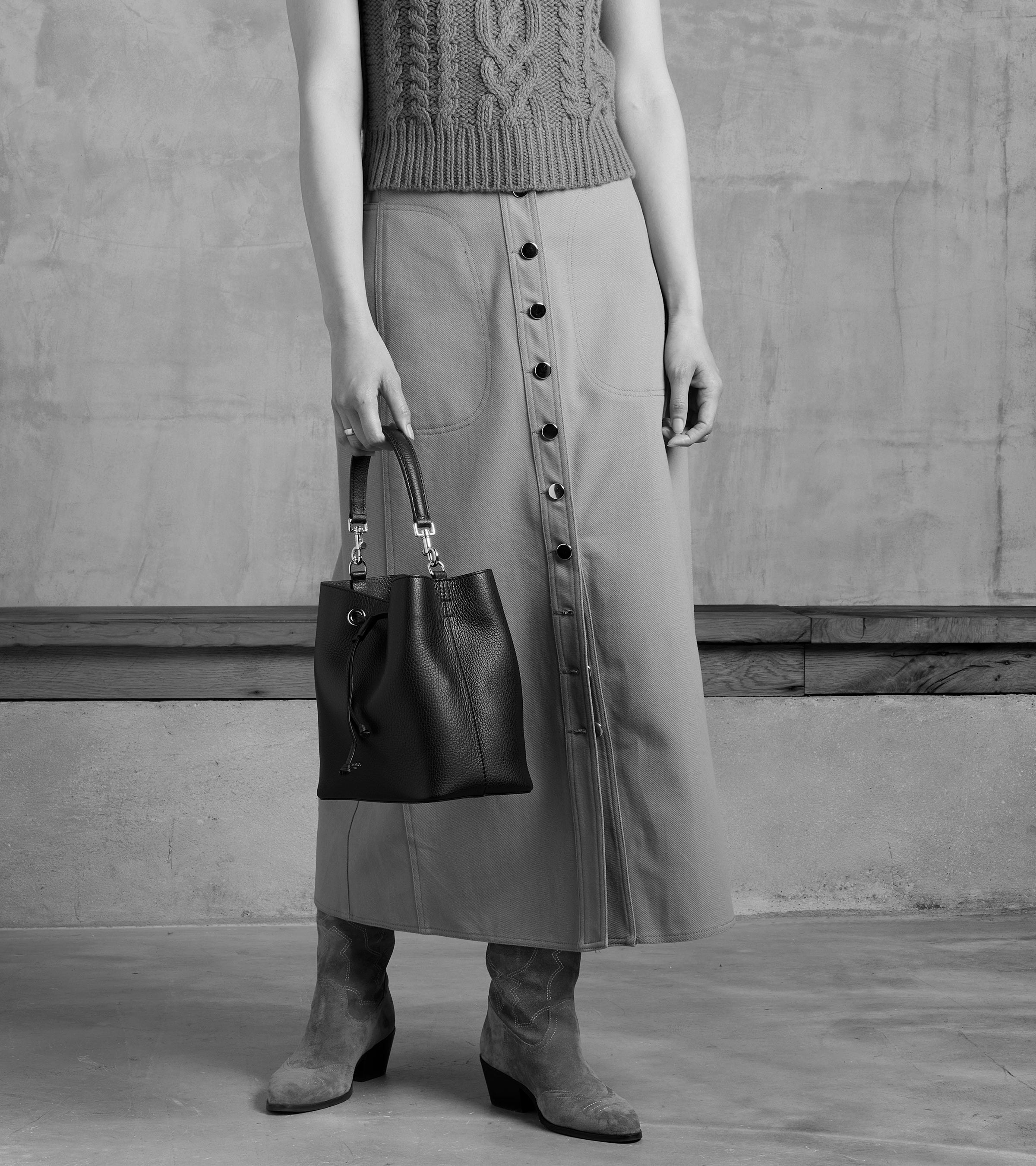 Louise bucket bag in pebbled leather