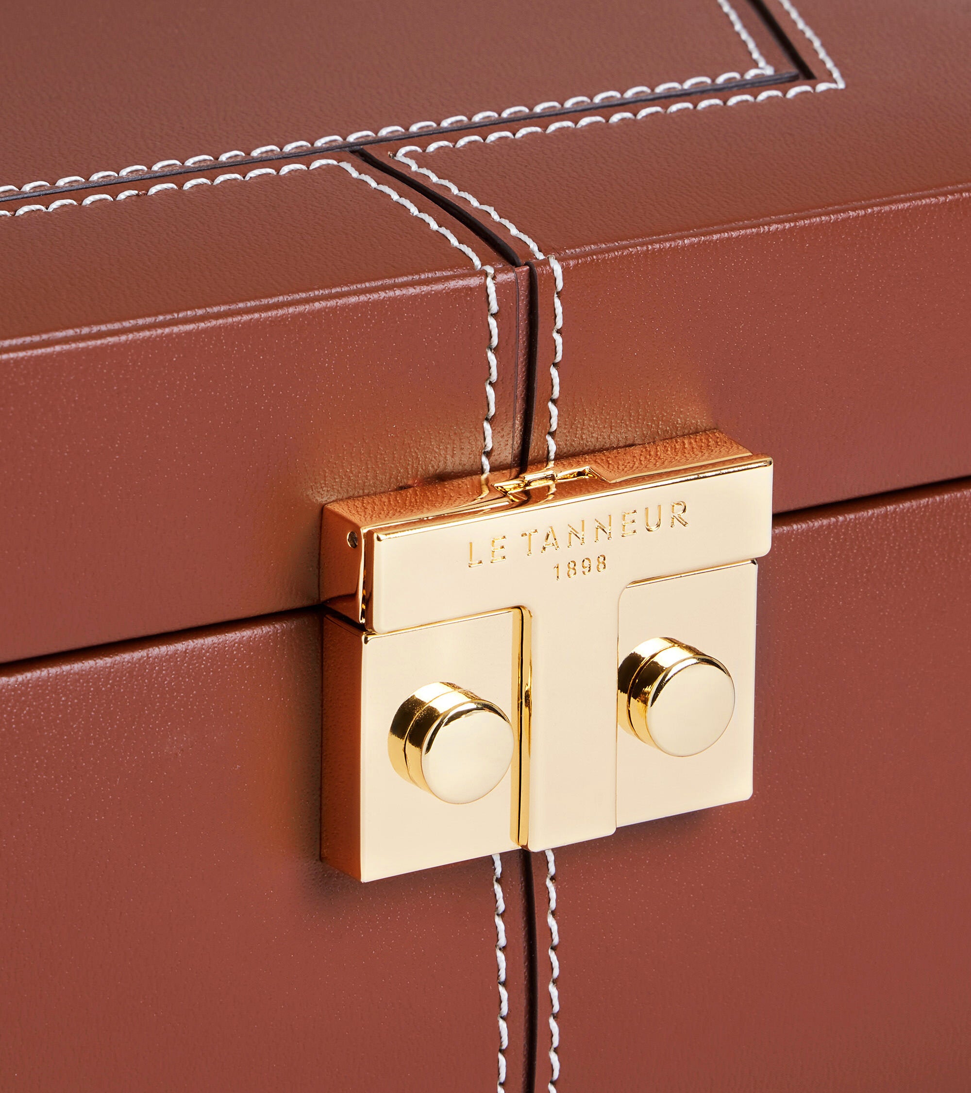 Small leather jewellery box with t-clasp