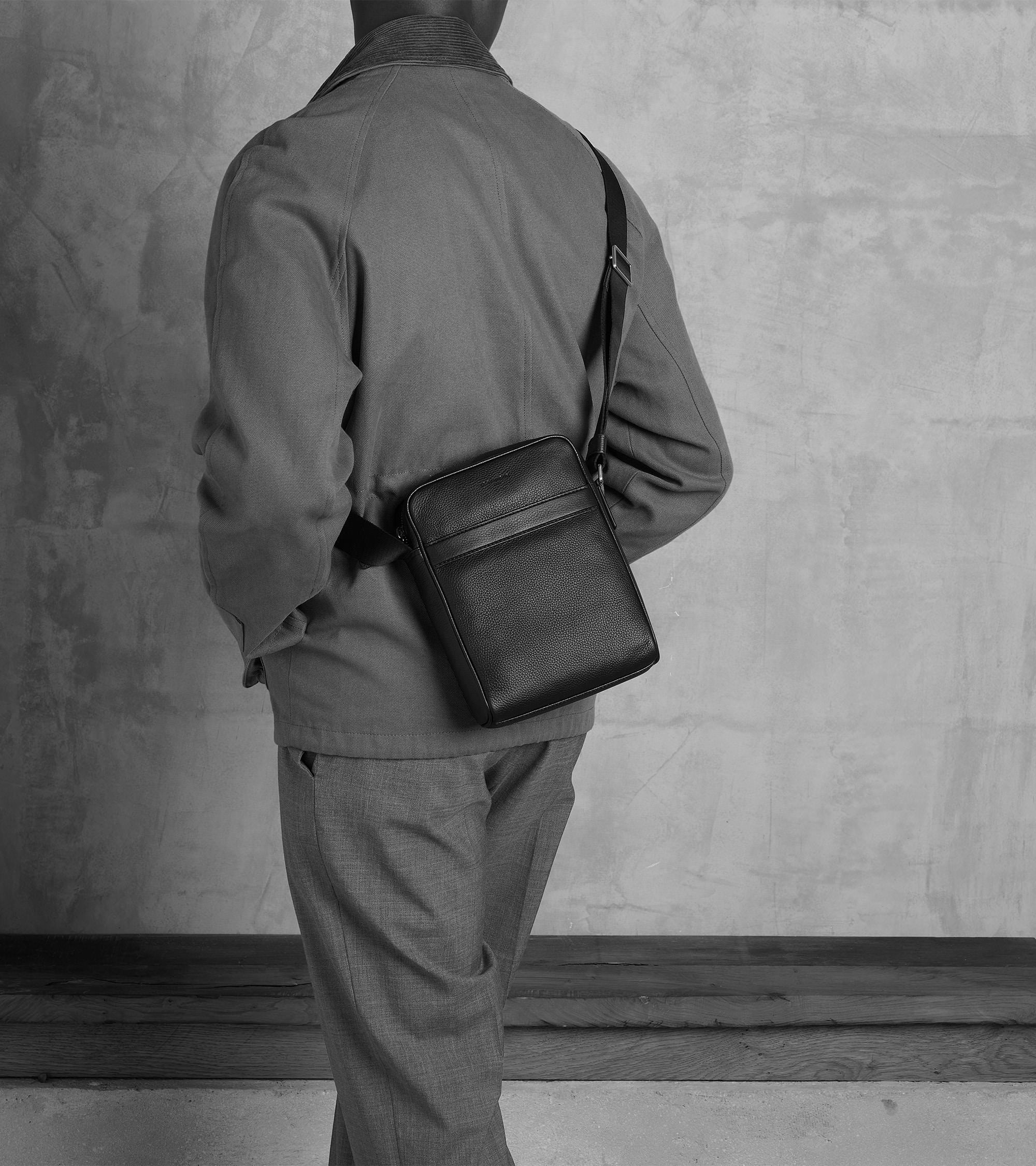 Medium cross body Charles pebbled leather bag