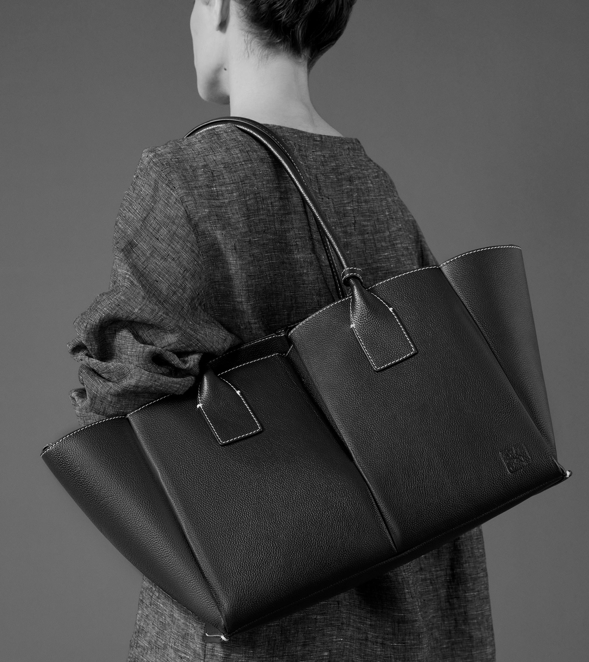 Elena large tote bag in grained leather