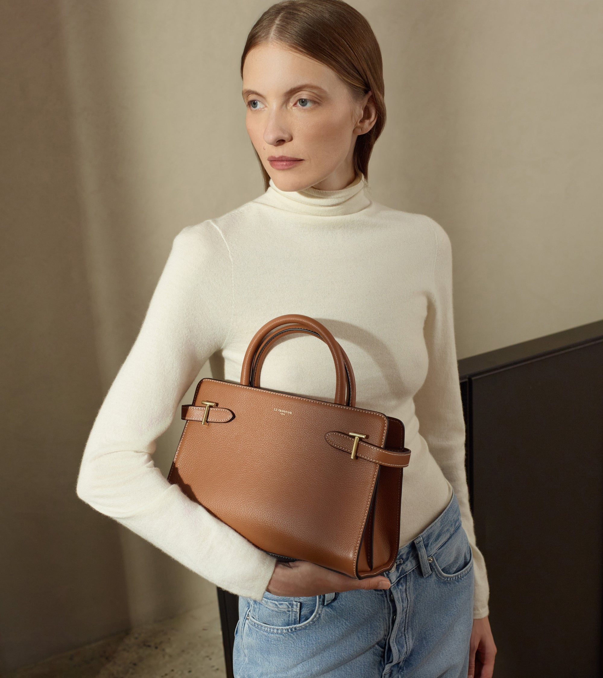 Mittelgroße Handtasche Emilie aus genarbtem Leder