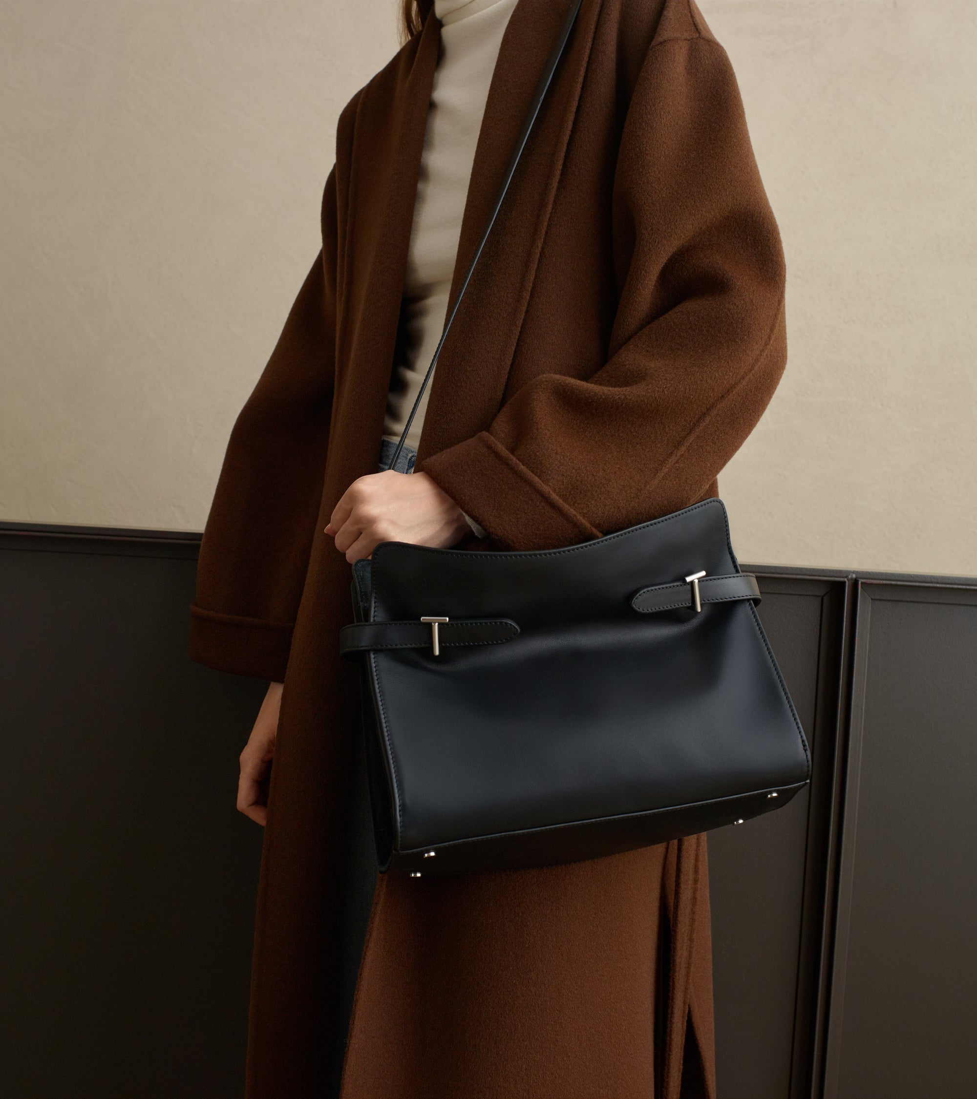 Emie large shoulderbag in smooth leather and nubuck