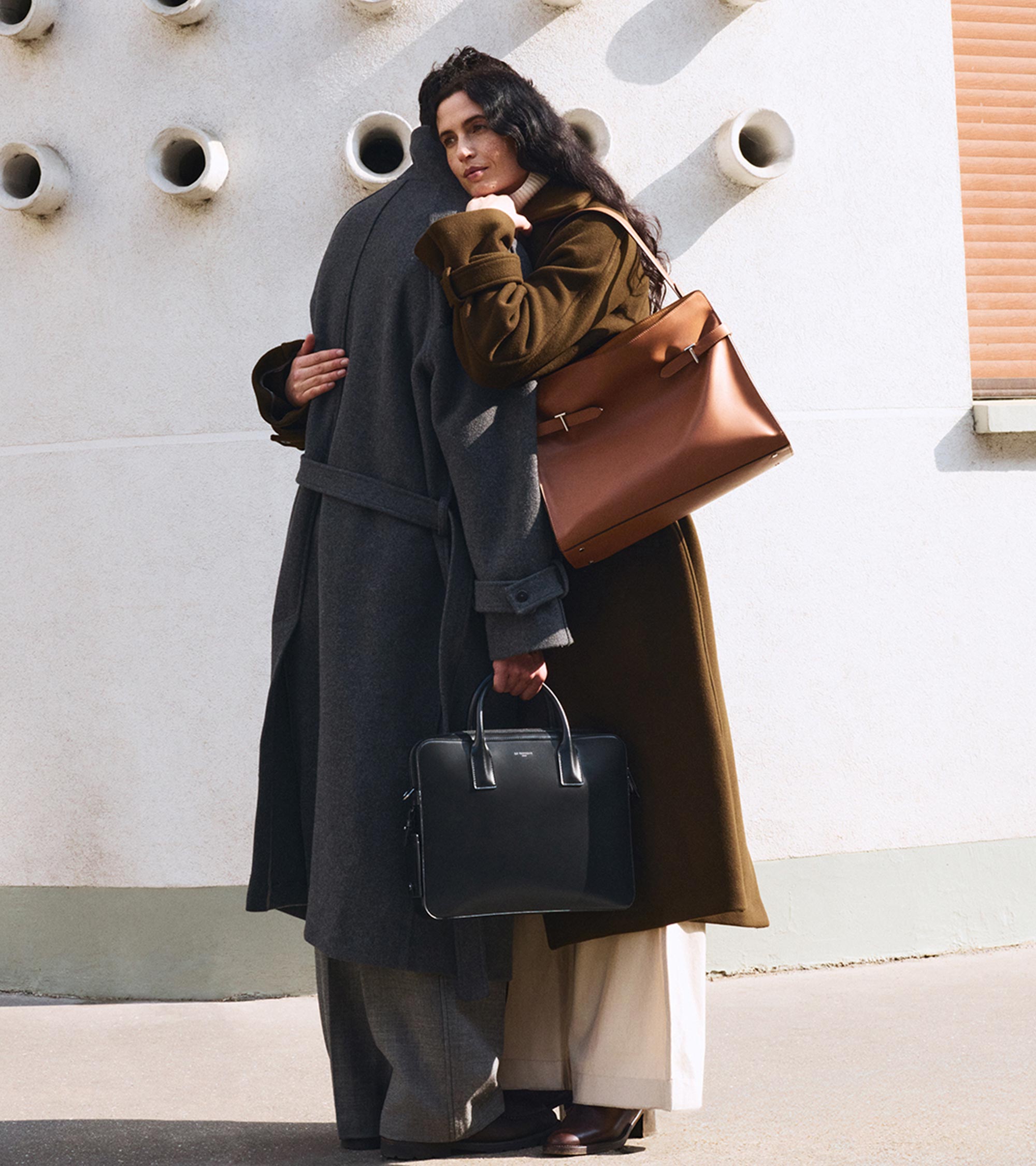 Emie maxi shoulderbag in smooth leather and nubuck