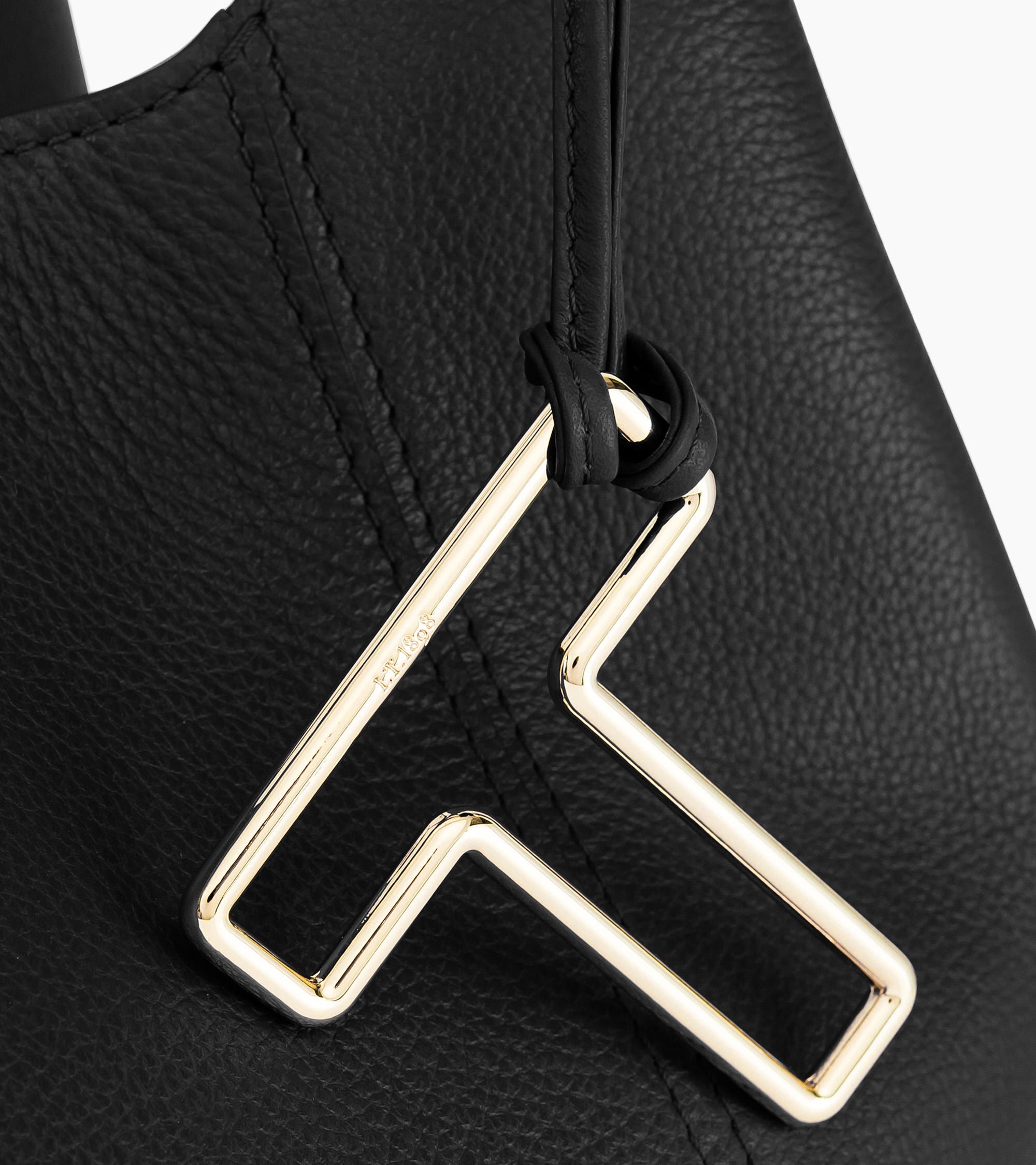 Medium Juliette pebbled leather shoulder bag