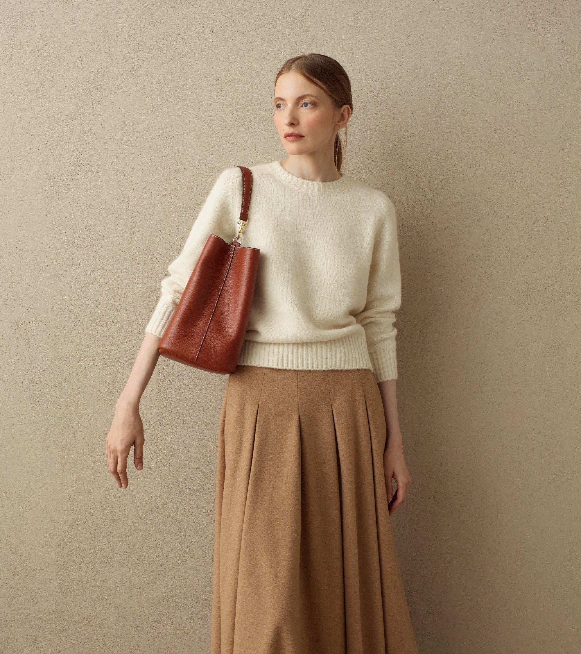 Louise large grained leather bucket bag