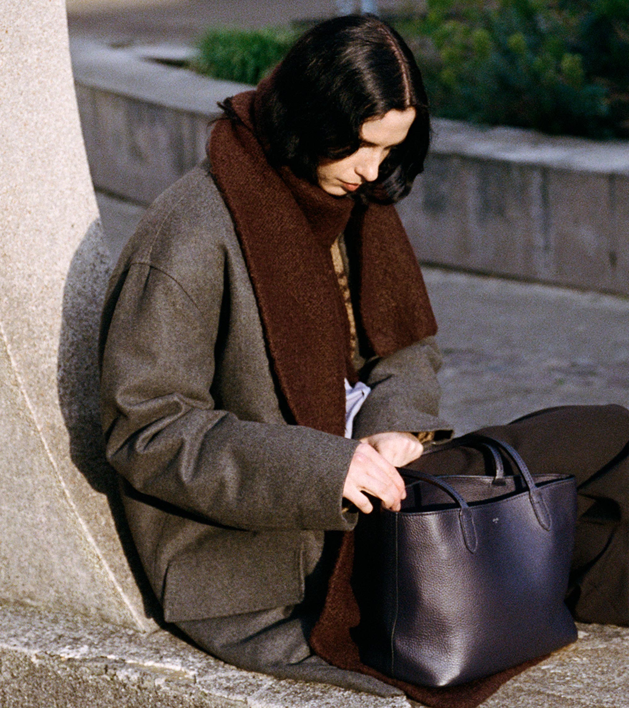 Louise small tote bag in grained leather