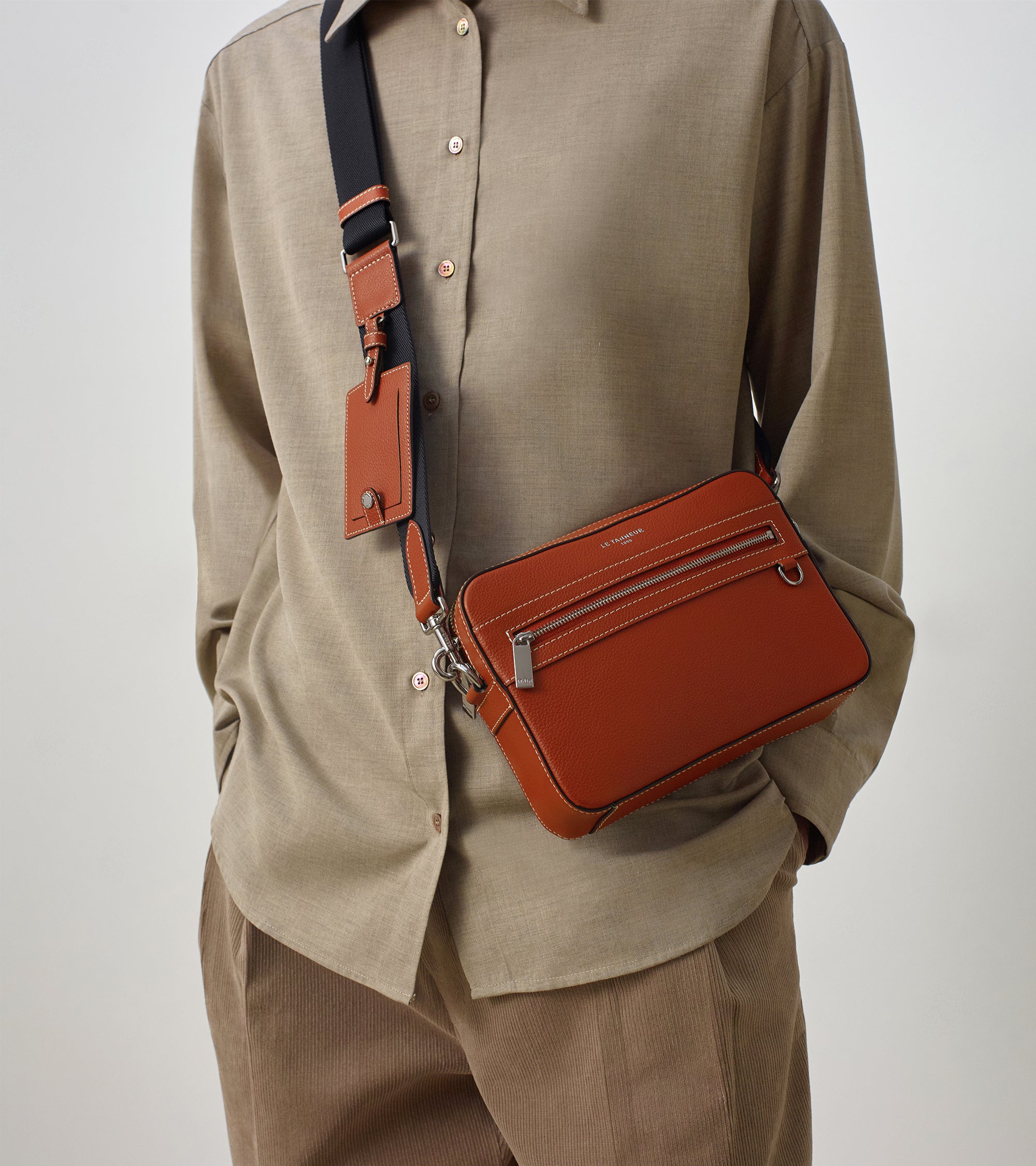 Emile camera bag in grained leather