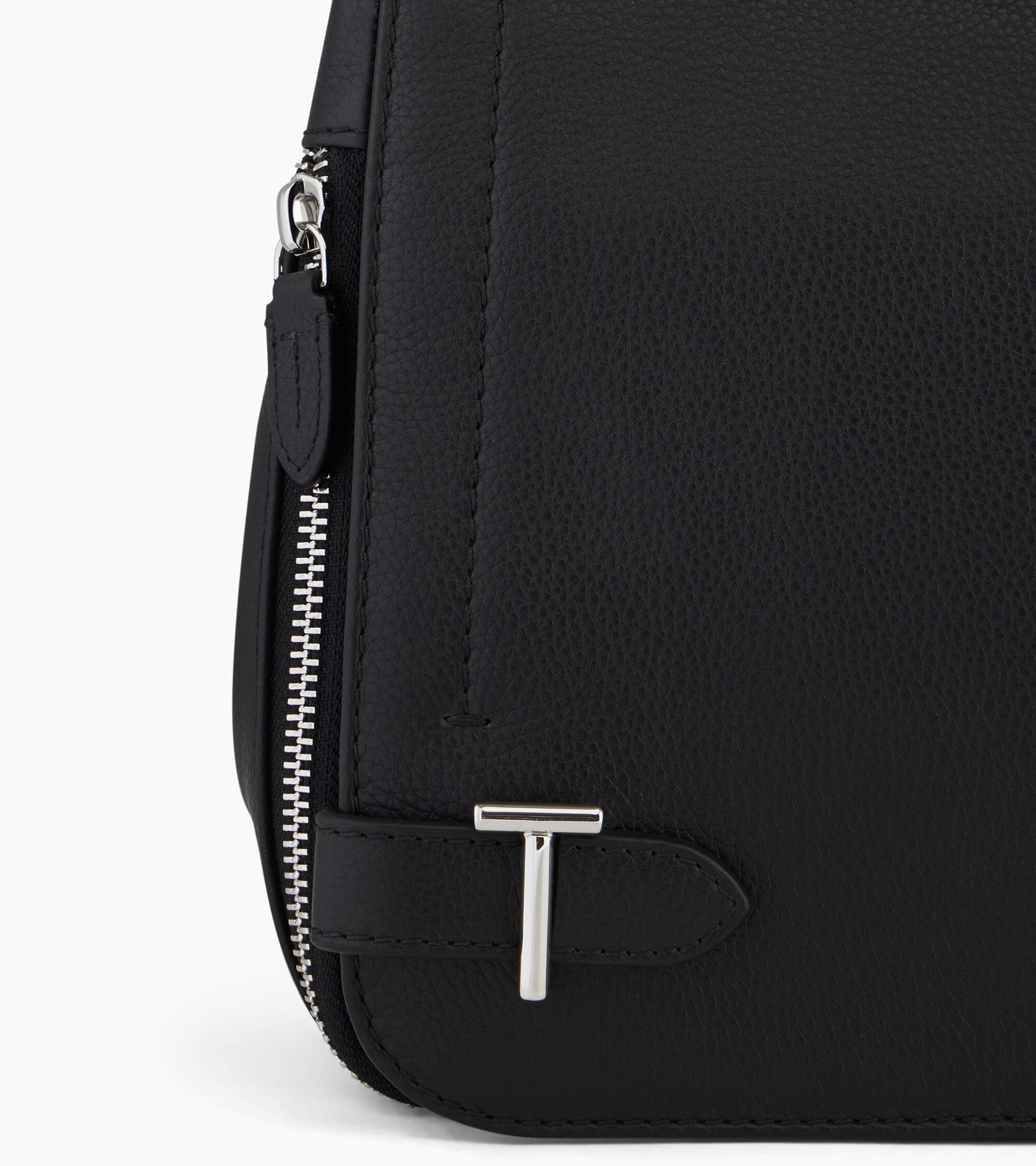 Simone medium-sized bag with crossbody strap in pebbled leather