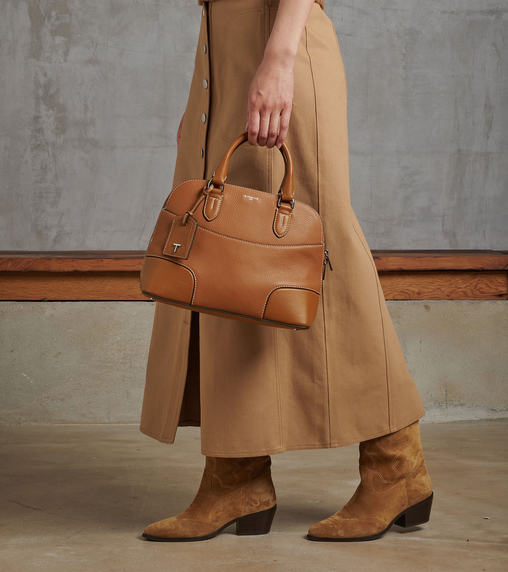 Romy medium smooth grained leather handbag