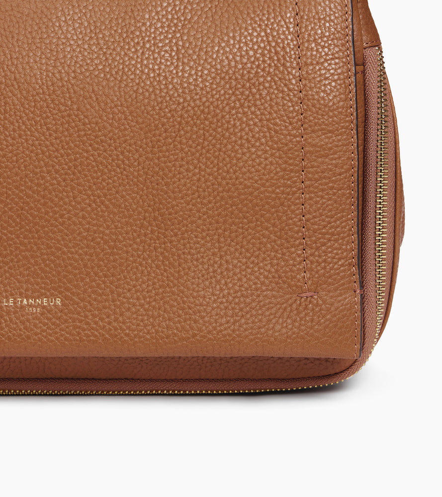 Aurore medium shoulder bag in grained leather