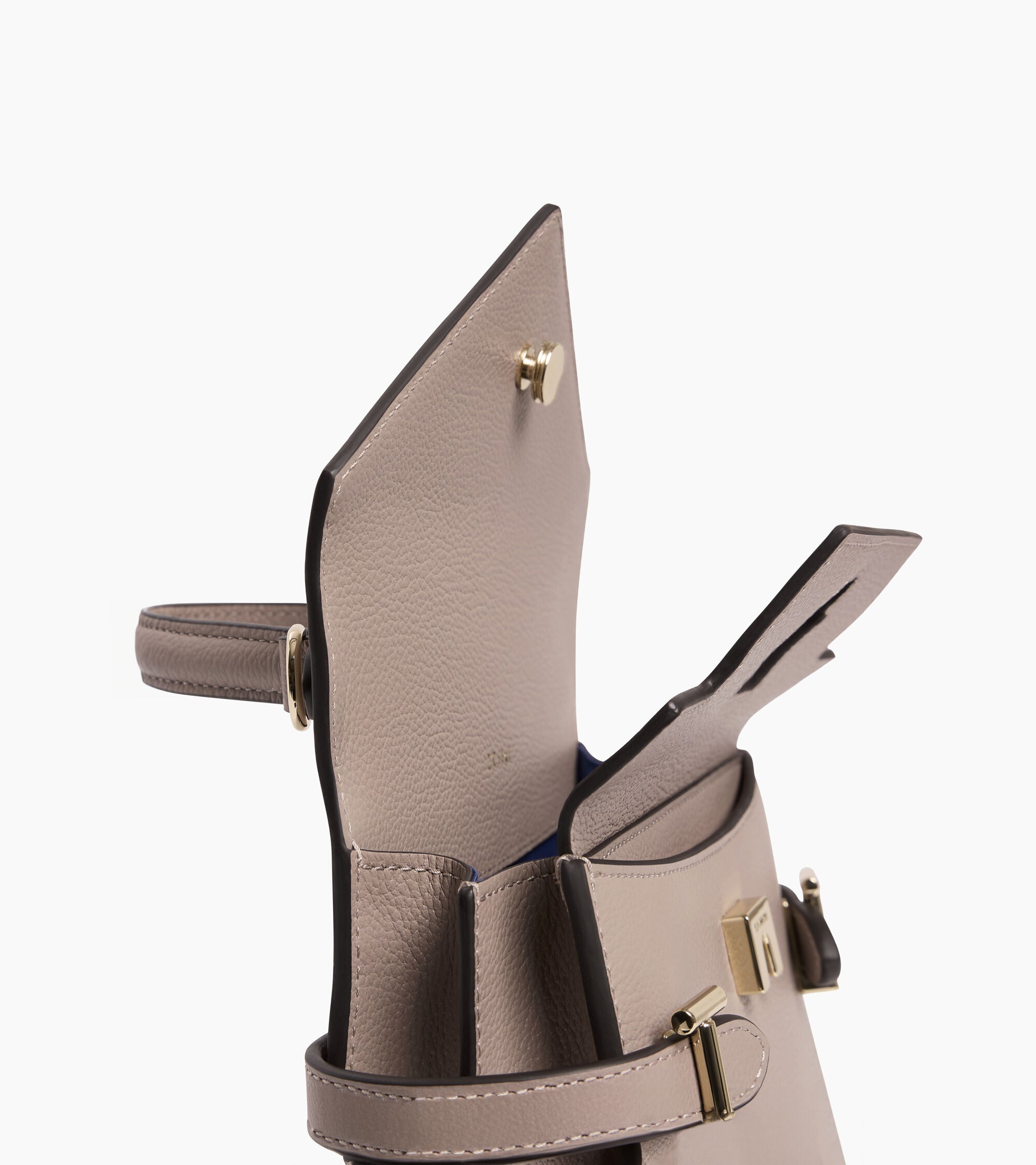 Kleine Handtasche Emilie aus genarbtem Leder mit Doppelklappe