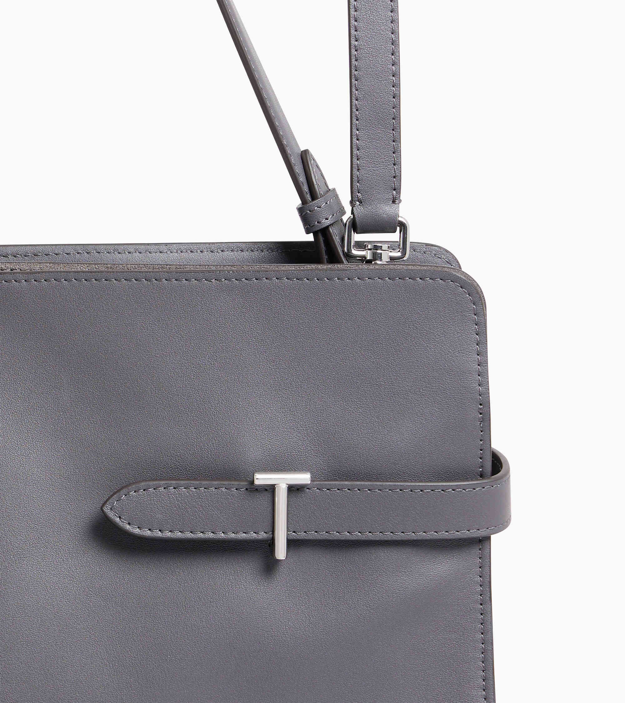 Maxi-Handtasche Emie aus Glatt- und Nubukleder