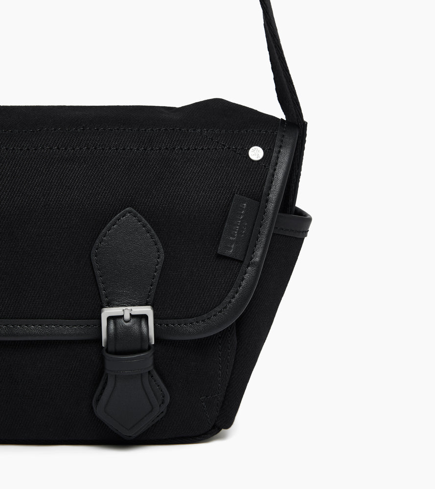 Kleine Umhängetasche Solveig aus Baumwoll-Canvas und Glattleder